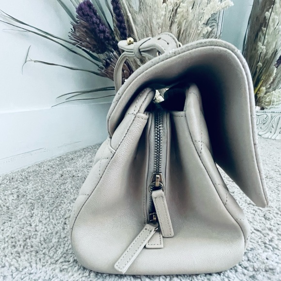 Chanel Trapezio Bag. Large. - Picture 13 of 17